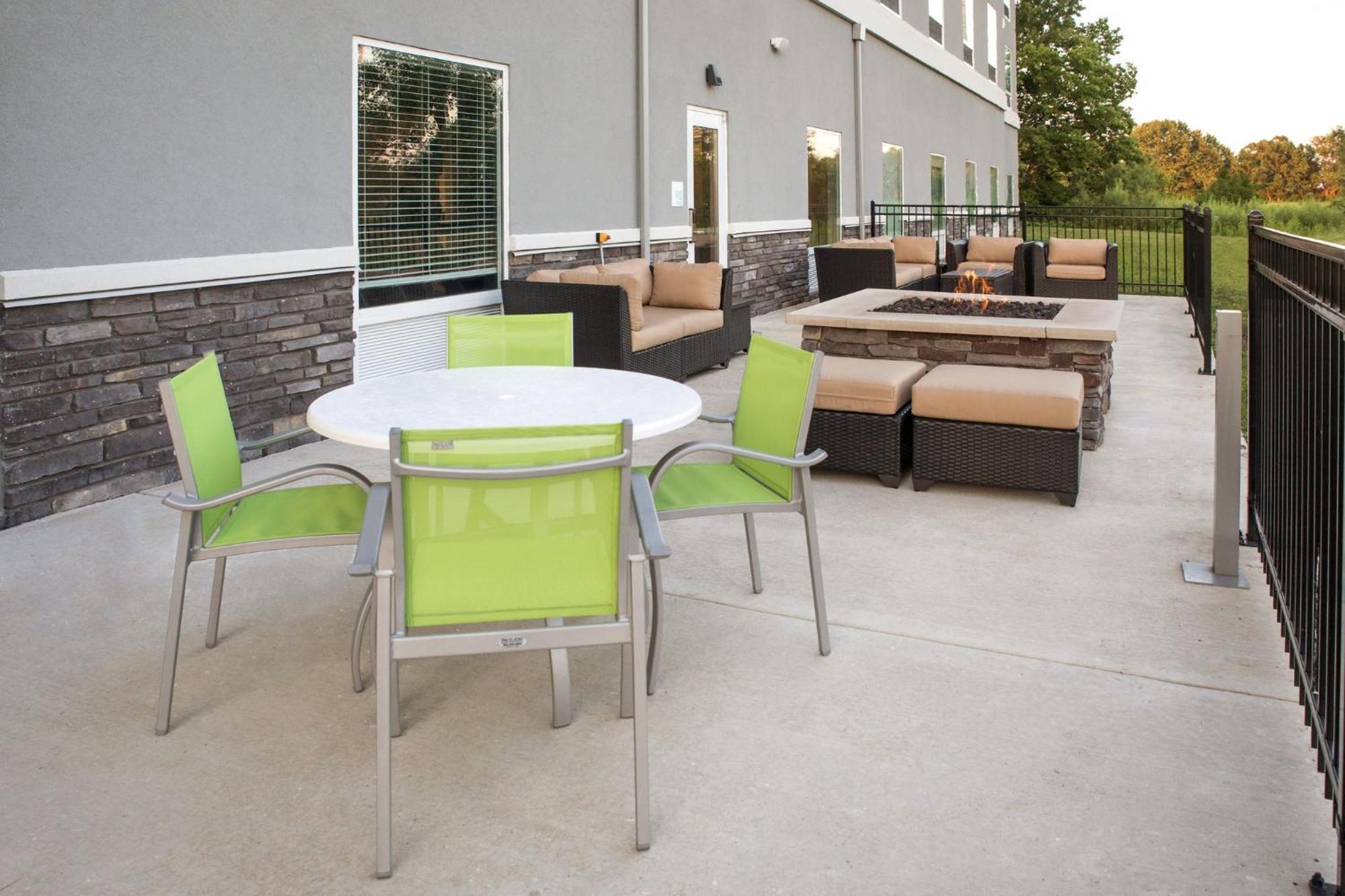 Holiday Inn & Suites Decatur-Forsyth By Ihg Exterior foto